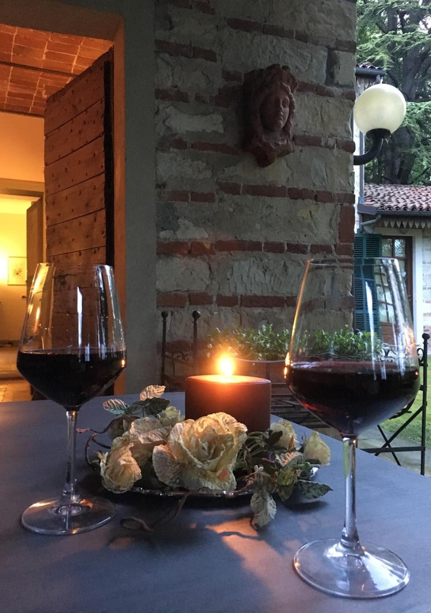 Dimora Storica La Corte Delle 4 Stagioni Ozzano Monferrato ภายนอก รูปภาพ