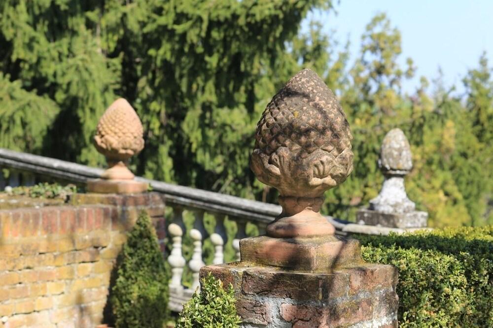 Dimora Storica La Corte Delle 4 Stagioni Ozzano Monferrato ภายนอก รูปภาพ