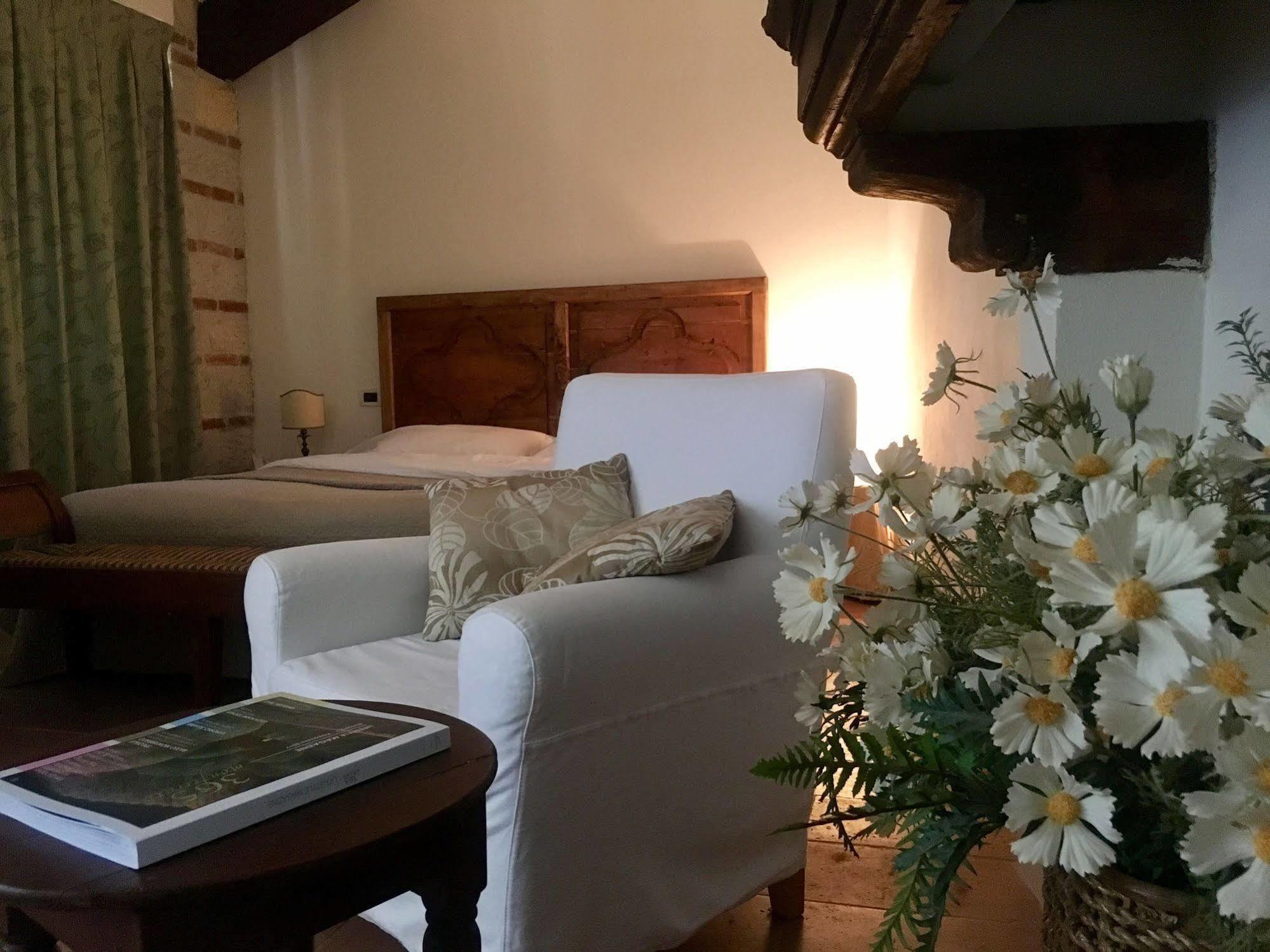 Dimora Storica La Corte Delle 4 Stagioni Ozzano Monferrato ภายนอก รูปภาพ